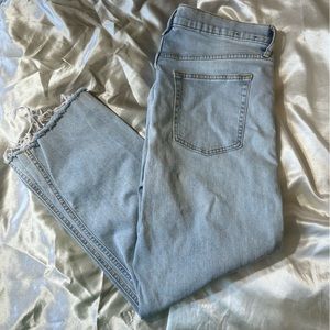 GAP STRAIGHT PLUS SIZE JEANS, LIGHT BLUE DENIM SIZE 32